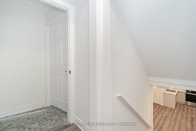 Main - 28 Amity Rd W, Mississauga, L5M 1P2 | Image 3