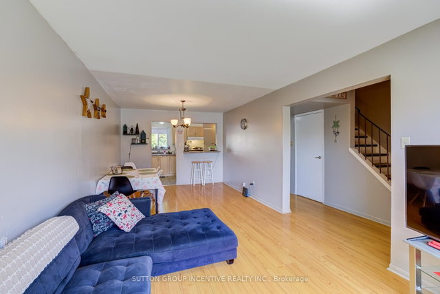 8 - 8 Guildford Crescent