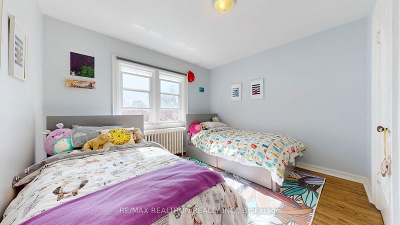 20 Riverview Gdns  Toronto, M6S 4E5 | Image 19