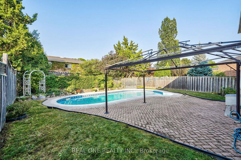 1321 Monks Passage   Oakville, L6M 1K6 | Image 37