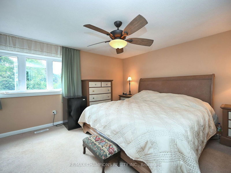 7214 Ridgeland Cres  Mississauga, L5N 1Y9 | Image 13