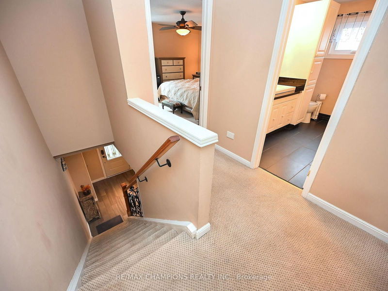 7214 Ridgeland Cres  Mississauga, L5N 1Y9 | Image 21