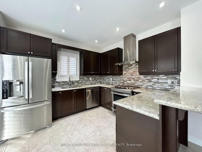 Unit Upper — 33 Begonia Crescent — more photos
