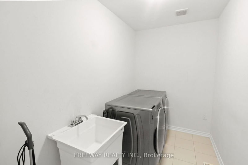 8 Wainwright Dr  Brampton, L7A 4Y6 | Image 22