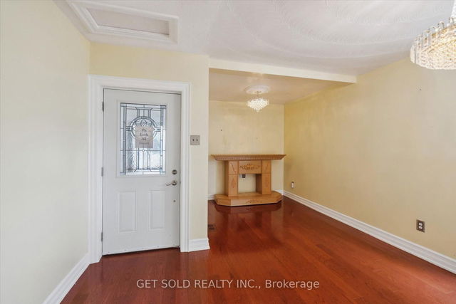 87 Castleton Avenue