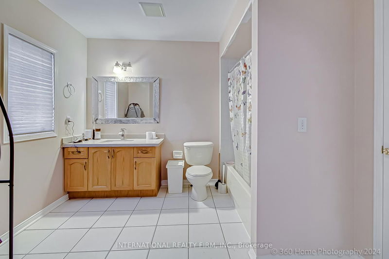 5498 Tree Crest Crt  Mississauga, L5R 3Z8 | Image 18