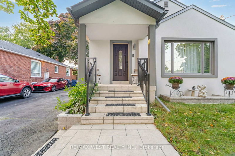 12 Gordon Park Dr  Toronto, M9B 1J6 | Image 5