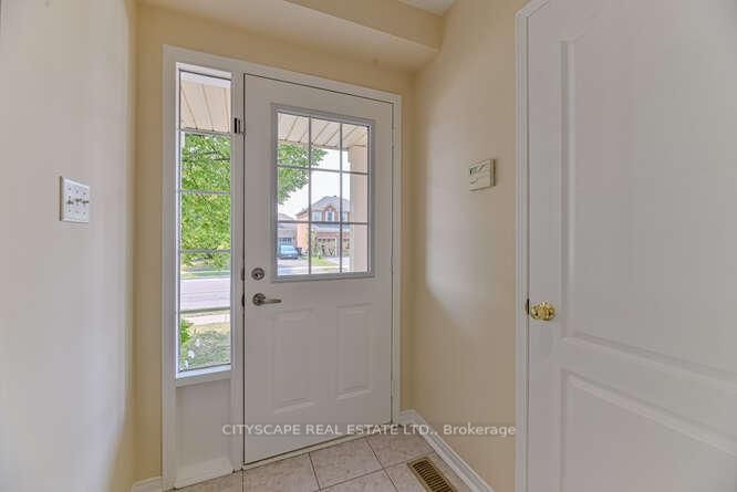 209 Queen Mary Dr  Brampton, L7A 1Y9 | Image 2