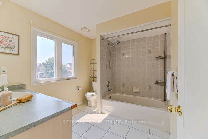 209 Queen Mary Dr  Brampton, L7A 1Y9 | Image 35