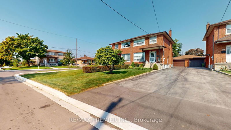 28 Imogene Ave  Toronto, M9M 1N7 | Image 1