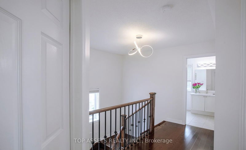 3827 Bloomington Cres  Mississauga, L5M 0A3 | Image 17