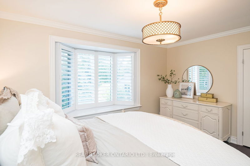 5138 Cherryhill Cres  Burlington, L7L 4C2 | Image 23