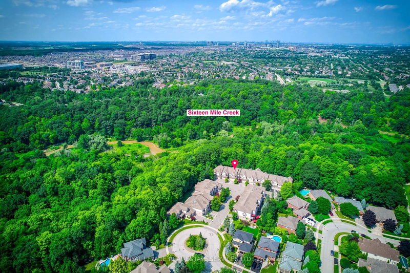  10 - 2303 Hill Ridge Crt  Oakville, L6M 3N3 | Image 34