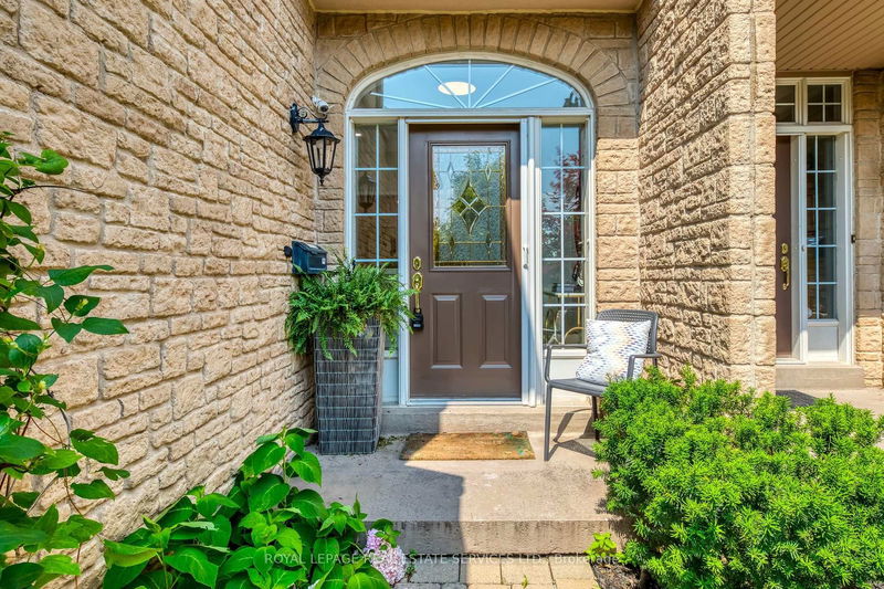  10 - 2303 Hill Ridge Crt  Oakville, L6M 3N3 | Image 4