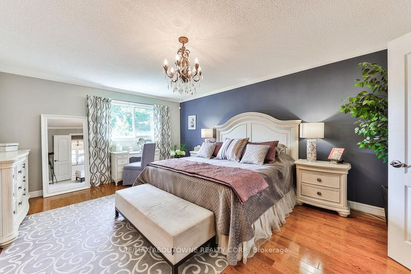 184 Warner Dr  Oakville, L6L 6E7 | Image 24