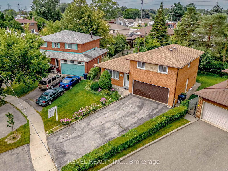 39 Hackmore Ave  Toronto, M9W 3W2 | Image 3