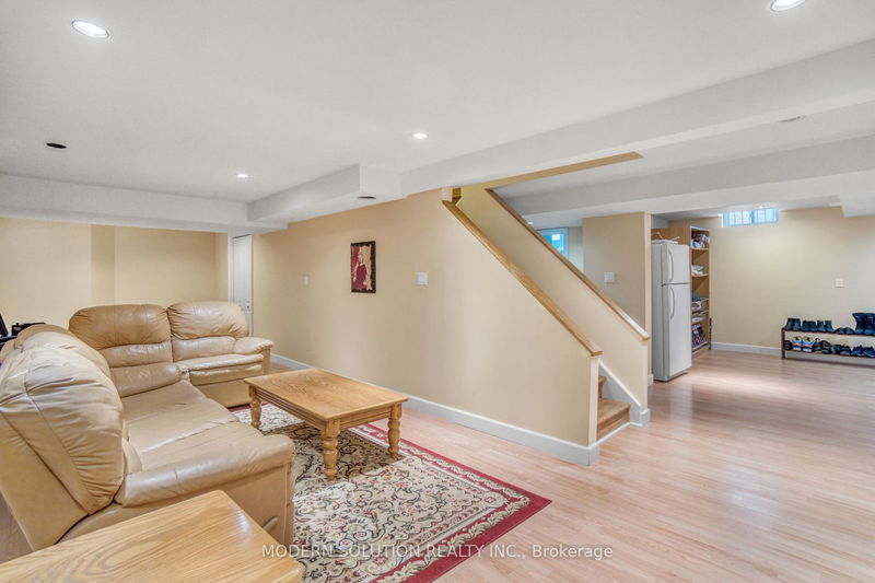 487 Fairview Rd W Mississauga, L5B 3W7 | Image 29