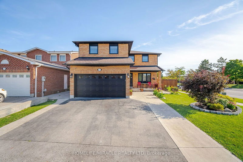 2 Ebby Ave  Brampton, L6Z 3M3 | Image 1