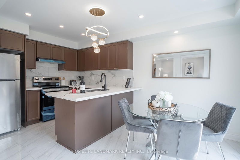 36 Frontenac Cres  Brampton, L7A 3M7 | Image 14