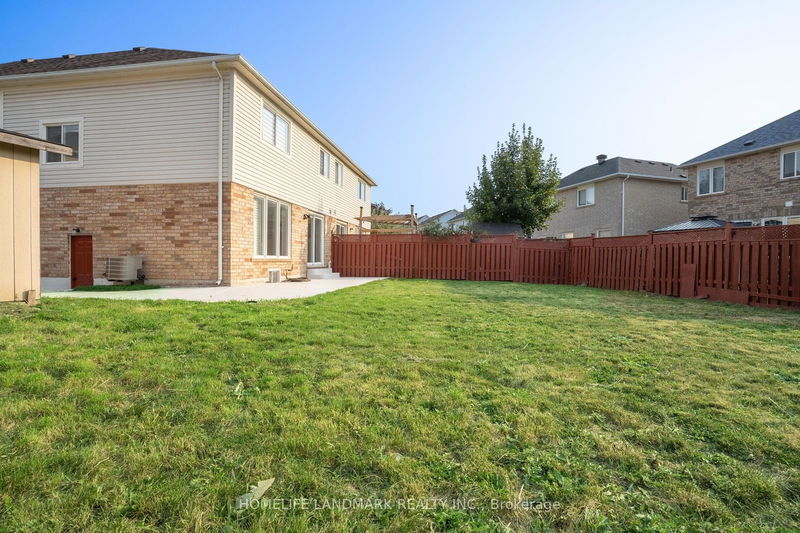 36 Frontenac Cres  Brampton, L7A 3M7 | Image 38