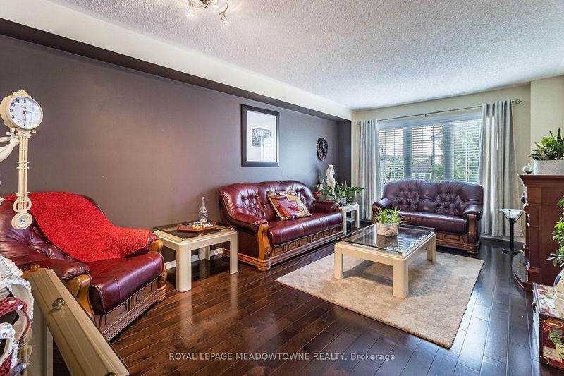 1255 Lamont Cres  Milton, L9T 6W4 | Image 4