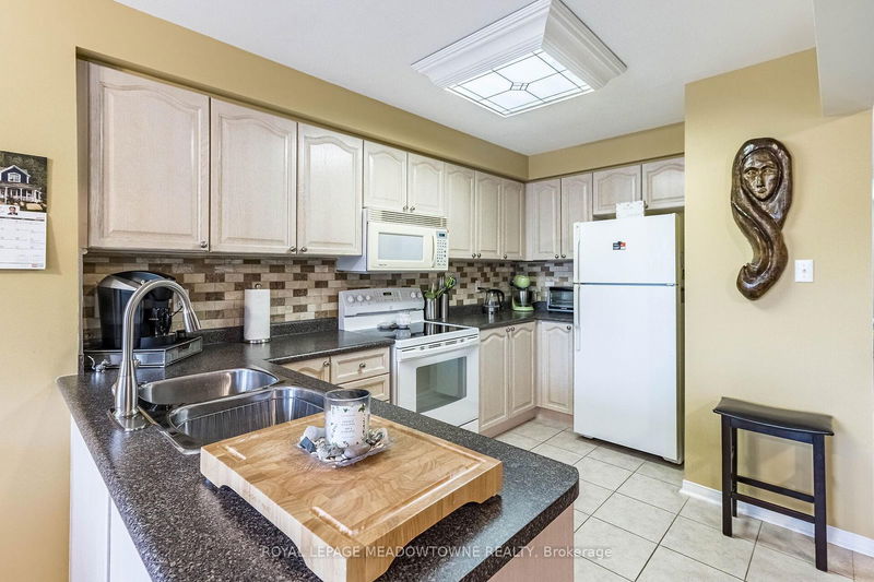 1255 Lamont Cres  Milton, L9T 6W4 | Image 8