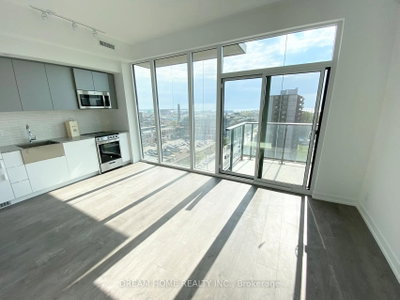 Unit 905 — 270 Dufferin Street — photo 3
