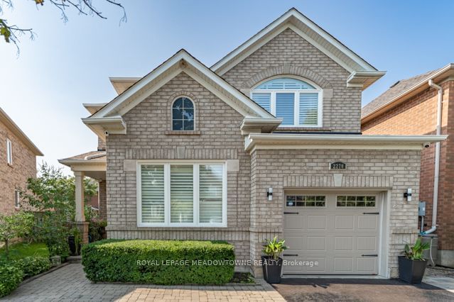 2270 Dunforest Cres  Oakville, L6M 4X3 | Image 1