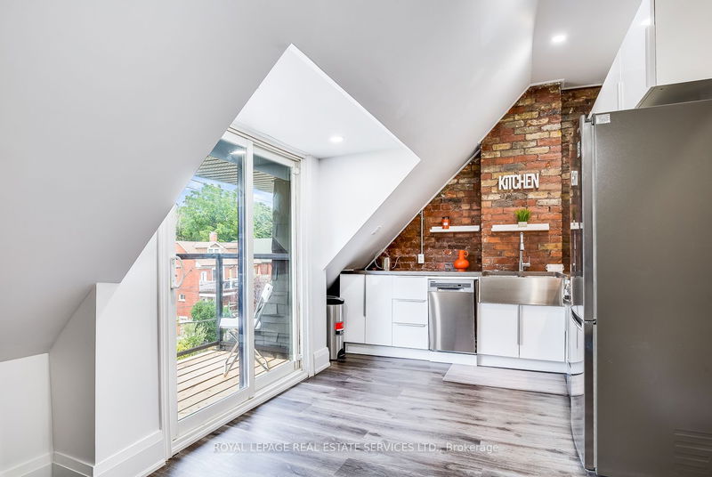 home for lease on 3-19 Springhurst Avenue