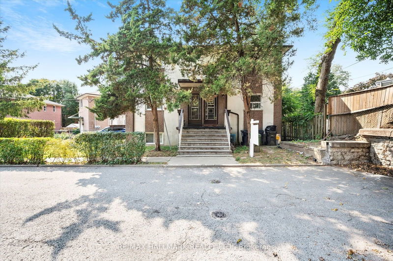 20 Irmac Crt  Toronto, M6S 4M8 | Image 1