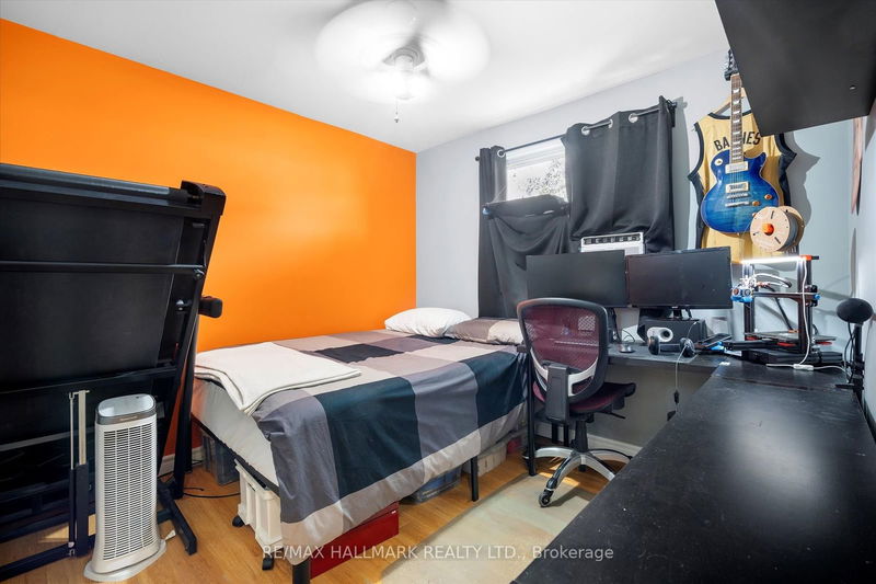 20 Irmac Crt  Toronto, M6S 4M8 | Image 10