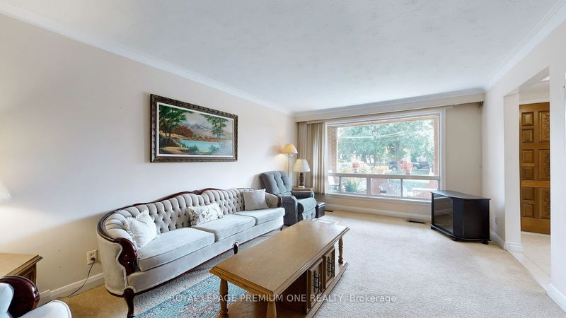 68 Mulholland Ave  Toronto, M6A 2S3 | Image 5