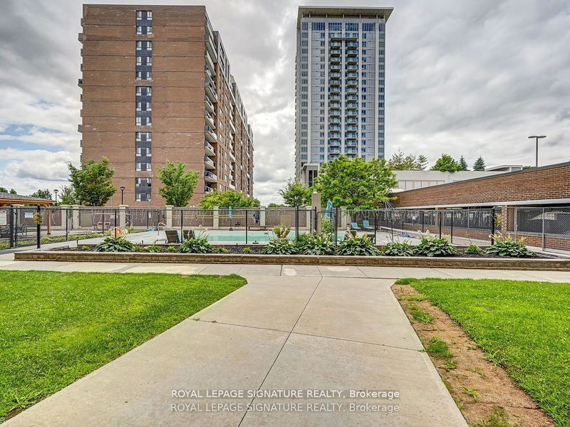  1411 - 4 Lisa St  Brampton, L6T 4B6 | Image 30