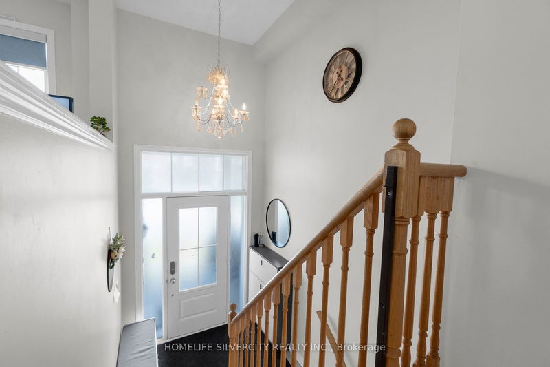 60 Rockman Cres  Brampton, L7A 4A7 | Image 8