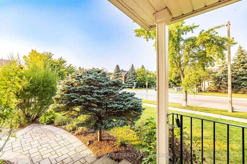 1030 Old Oak Dr  Oakville, L6M 3K5 | Image 4