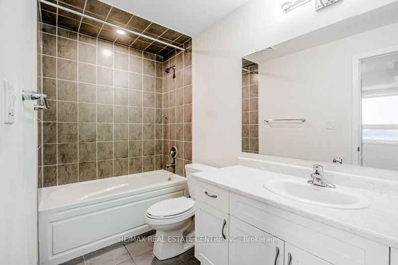  421 - 200 Lagerfeld Dr  Brampton, L7A 0H8 | Image 22