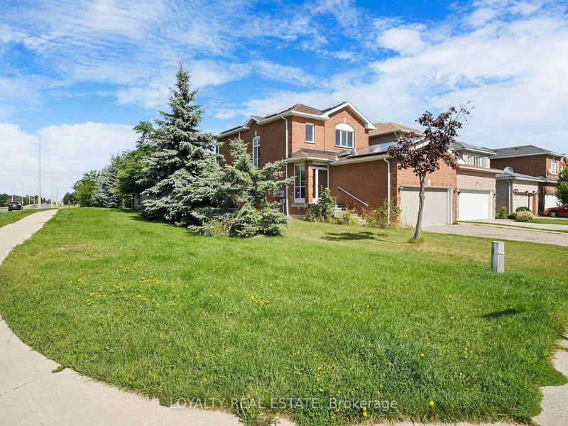 999 Southfork Dr  Mississauga, L5V 2K6 | Image 1