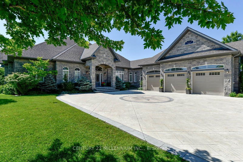 3 Castlewood Crt  Caledon, L7K 0C1 | Image 1