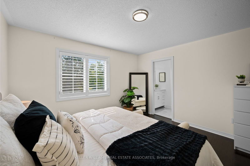 1002 Solomon Crt  Milton, L9T 8G9 | Image 23