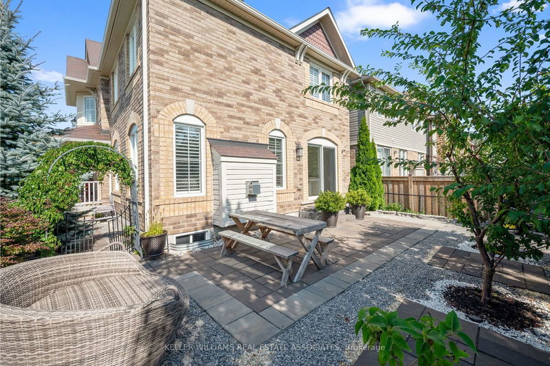 1002 Solomon Crt  Milton, L9T 8G9 | Image 36