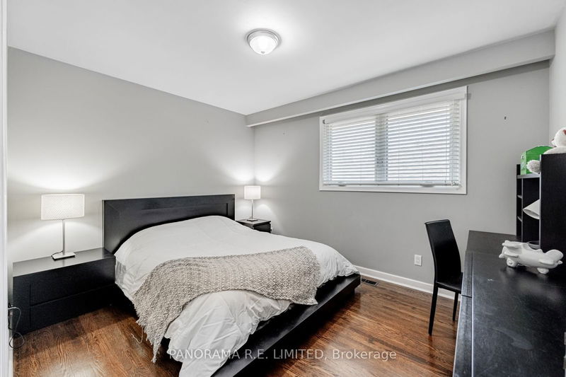 11 Park Manor Dr  Toronto, M9B 5C1 | Image 20