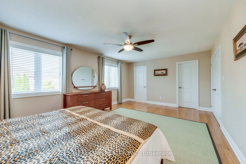 2395 Thruxton Dr  Oakville, L6H 0B3 | Image 23