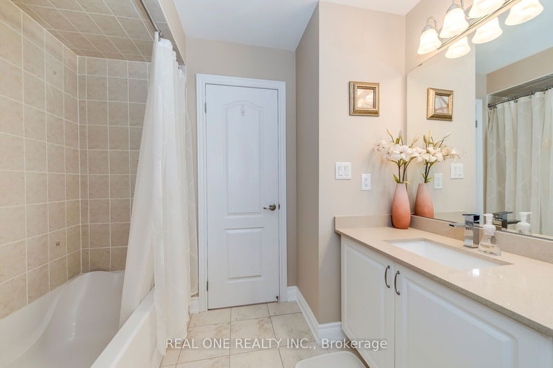 2395 Thruxton Dr  Oakville, L6H 0B3 | Image 29