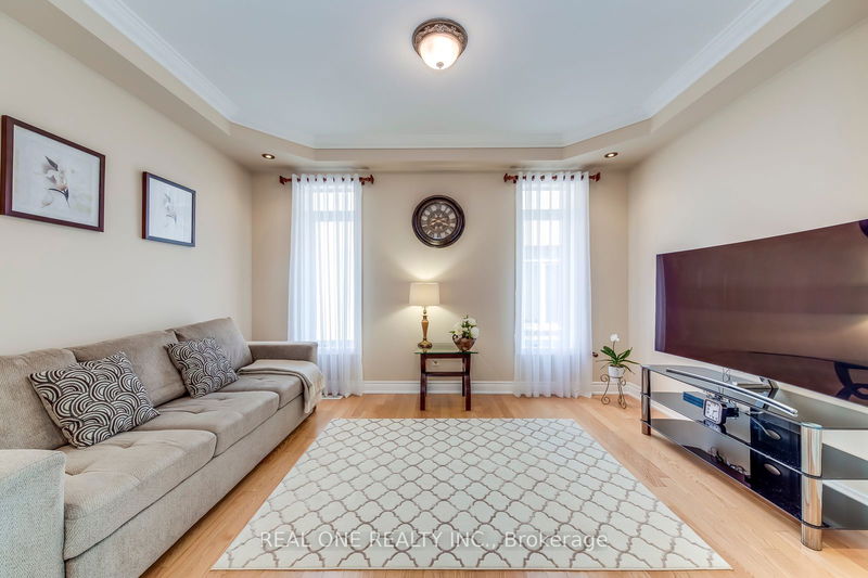 2395 Thruxton Dr  Oakville, L6H 0B3 | Image 5