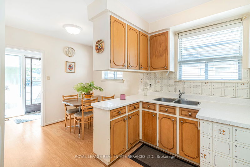 48 Faversham Cres  Toronto, M9C 3X6 | Image 15