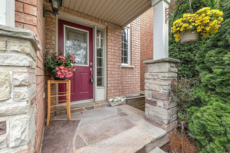 3 Mistycreek Cres  Brampton, L7A 2N4 | Image 2