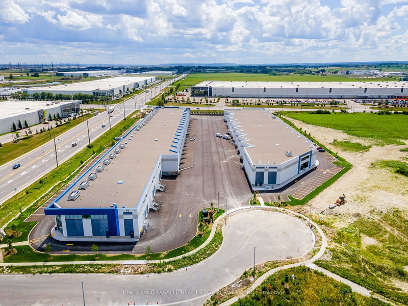 B11 - 20 Lightbeam Terr, Brampton, L6Y 0E3 | Image 3