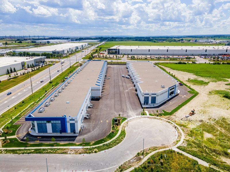 B11 - 20 Lightbeam Terr, Brampton, L6Y 0E3 | Image 3