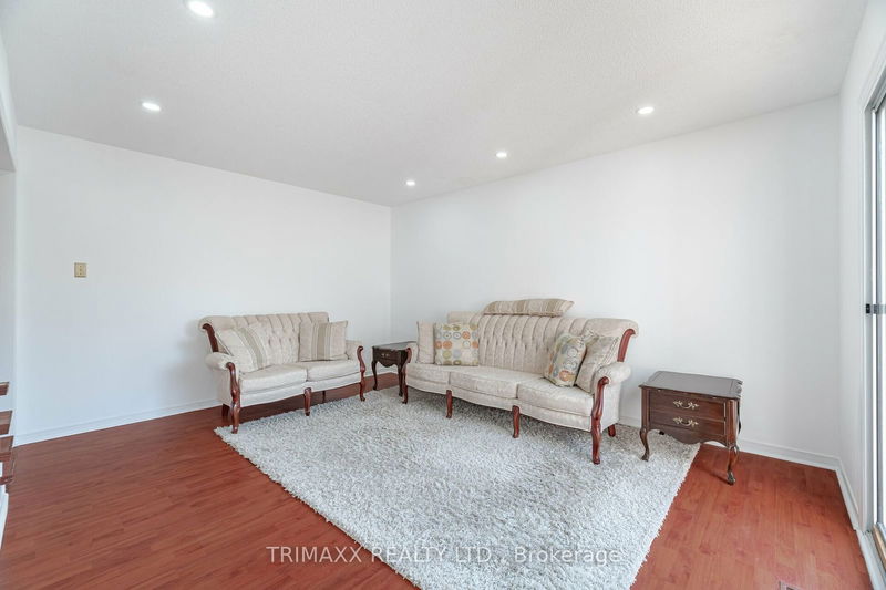 44 Saint Tropez Crt  Brampton, L6Y 4P8 | Image 9