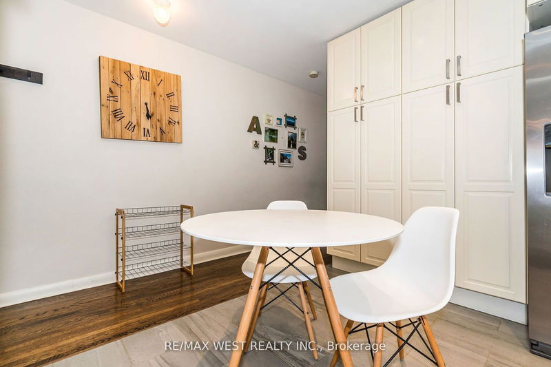 34 Penhurst Ave  Toronto, M8Y 3A9 | Image 11